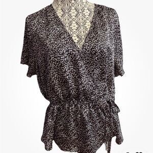 Plus Size 3X Flutter sleeve Blouse By Zenobia Small Black White Floral Print